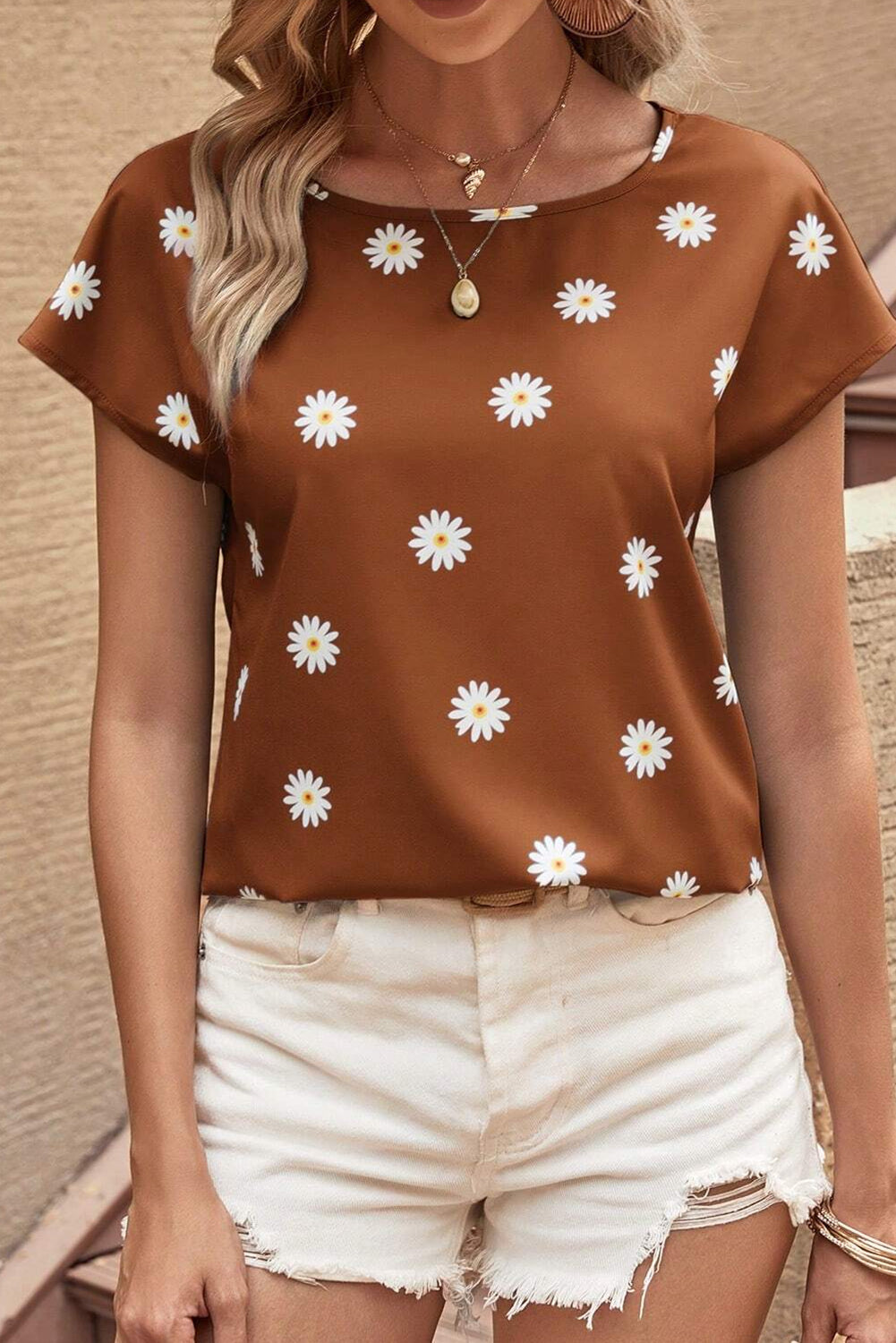 Daisy Printed Round Neck Short Sleeve Blouse - Brown