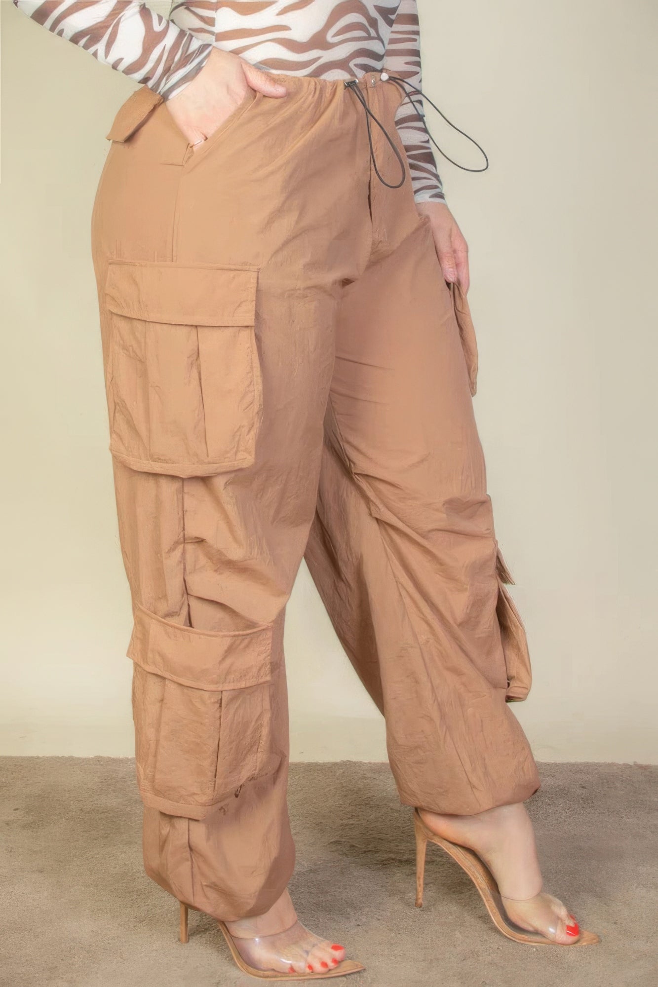 Plus Size Flap Pockets Drawstring Ruched Parachute Pants - Sugar Brown