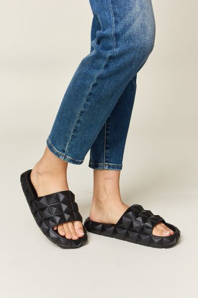 Pyramid Stud Toe Band Footbed Sandals - Black