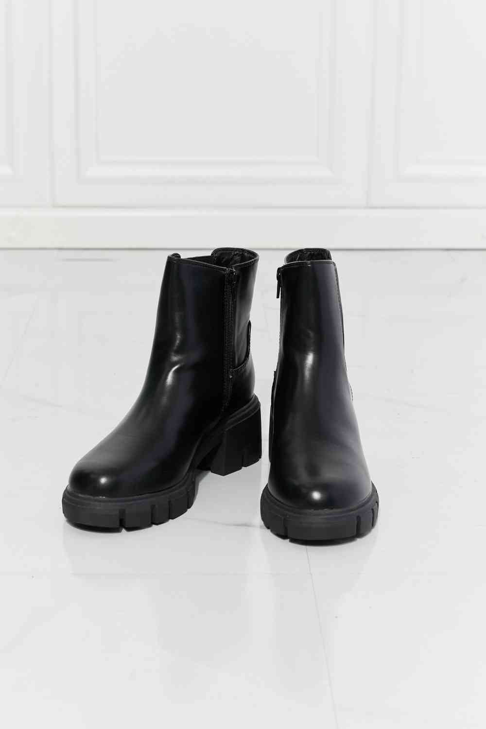 Lug Sole Chelsea Boots - Black