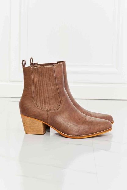 Love the Journey Stacked Heel Chelsea Boot - Chestnut