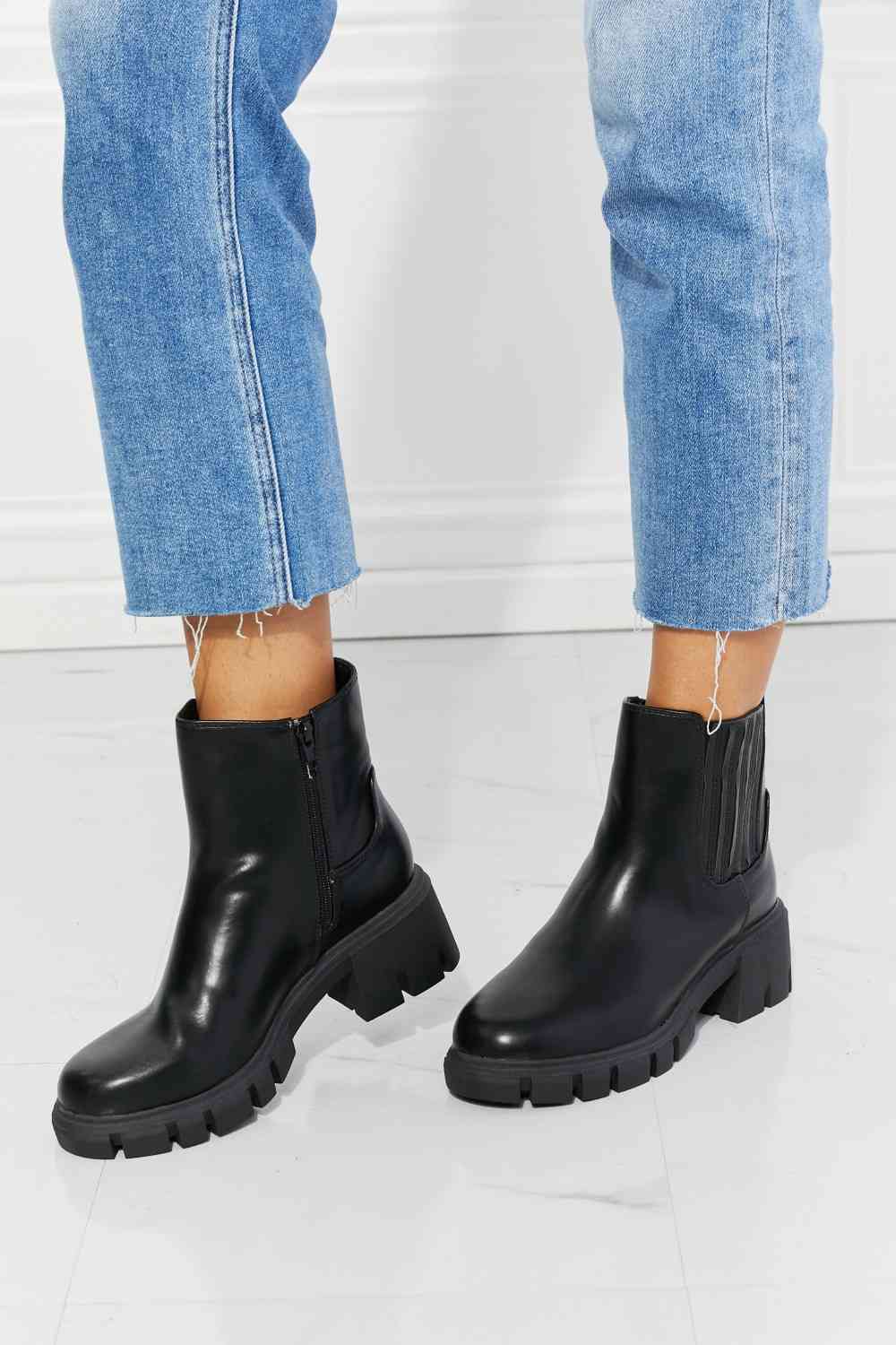 Lug Sole Chelsea Boots - Black