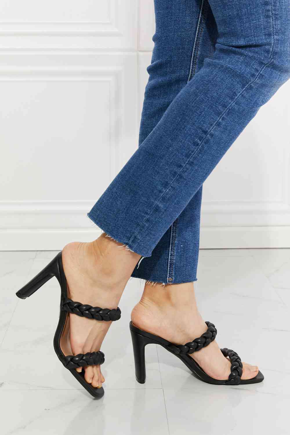 Double Braided Block Heel Sandal - Black