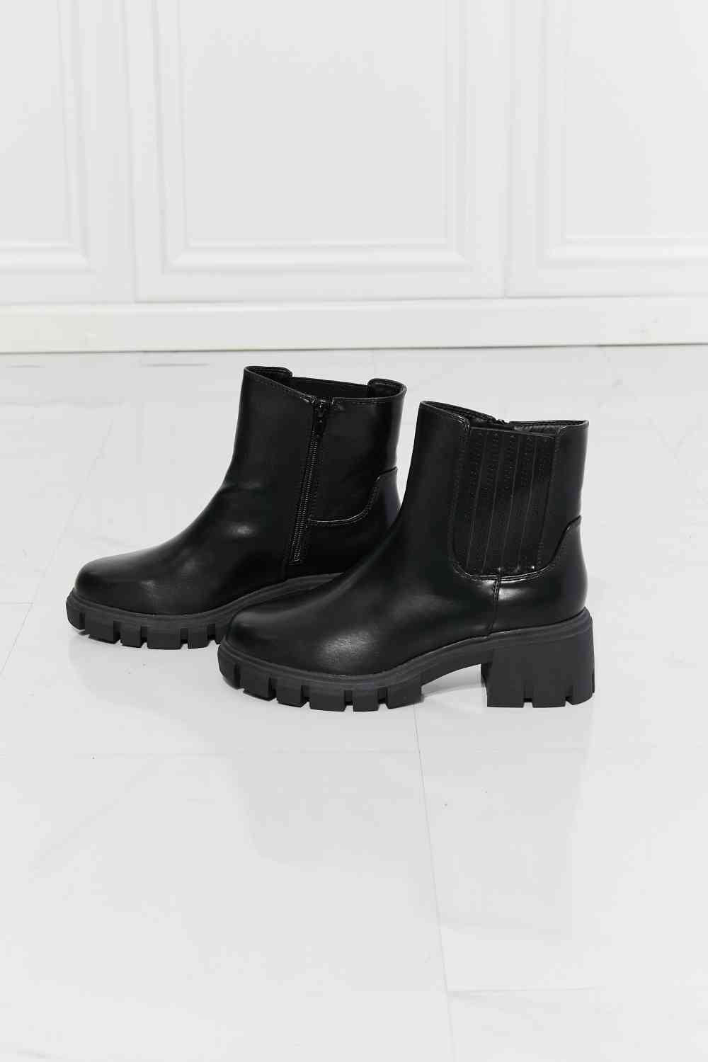 Lug Sole Chelsea Boots - Black