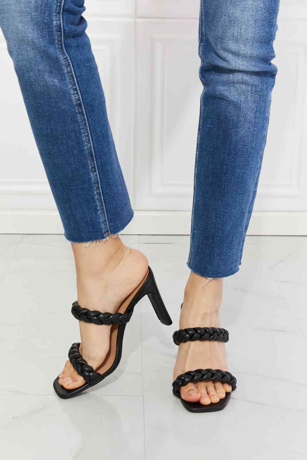 Double Braided Block Heel Sandal - Black