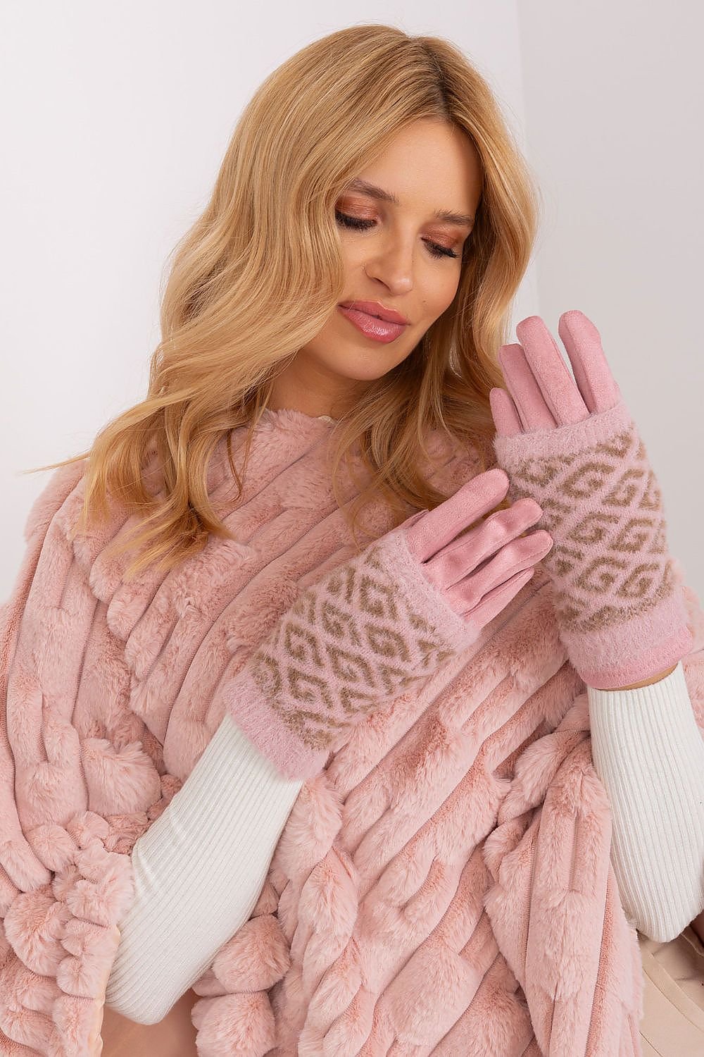 Gigi Insulated Soft Cotton Gloves - Light Pink