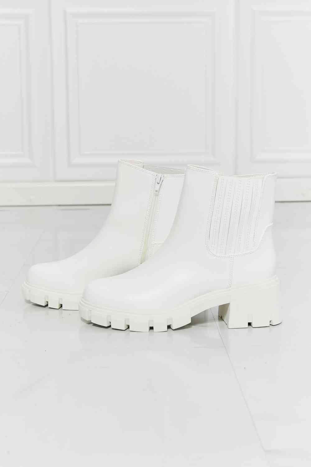 Lug Sole Chelsea Boots - White